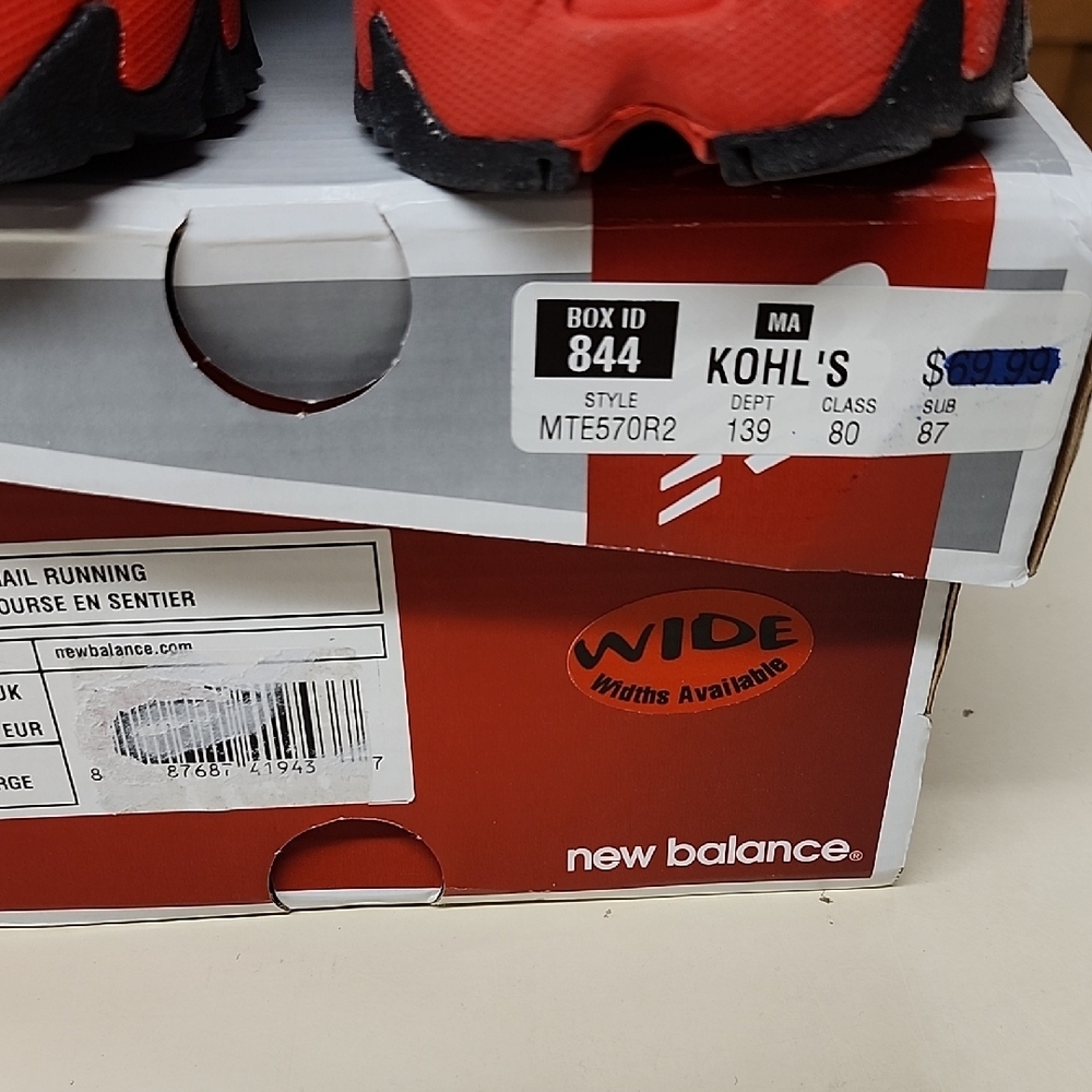 New Balance Men's Trail Running Shoes - Black and Red - Picture 5 of 6